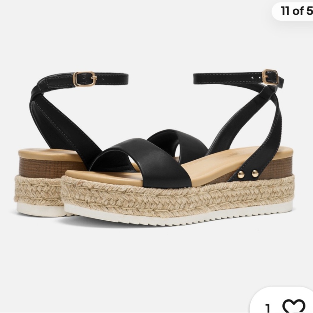 NWB Black zurin Platform Sandals